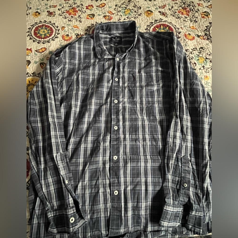 American Eagle Plaid Button Down Shirt